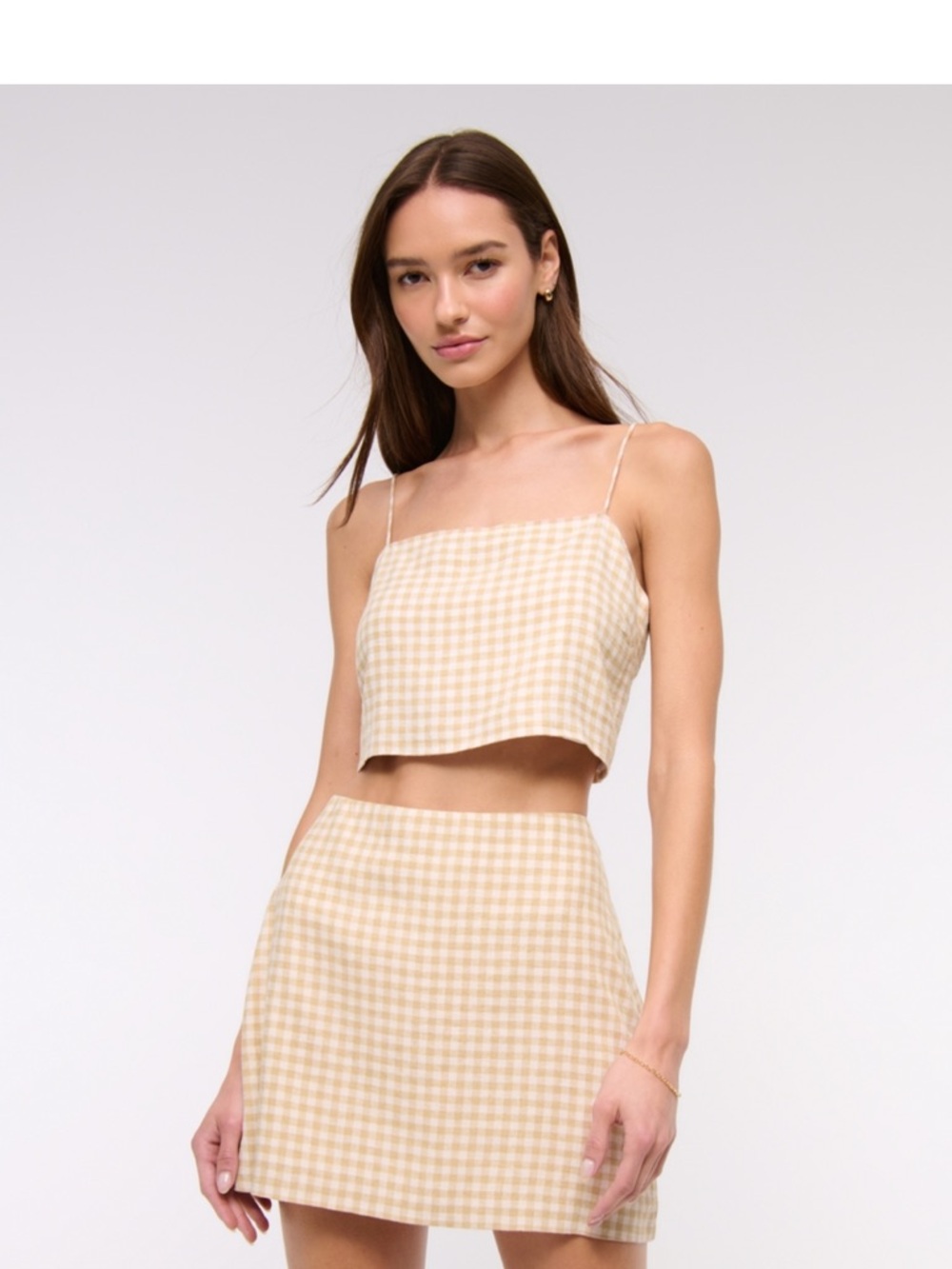 The A&F Scarlett Curve Love Linen-Blend Mini Skort in Brown Gingham - Picture 3 of 5